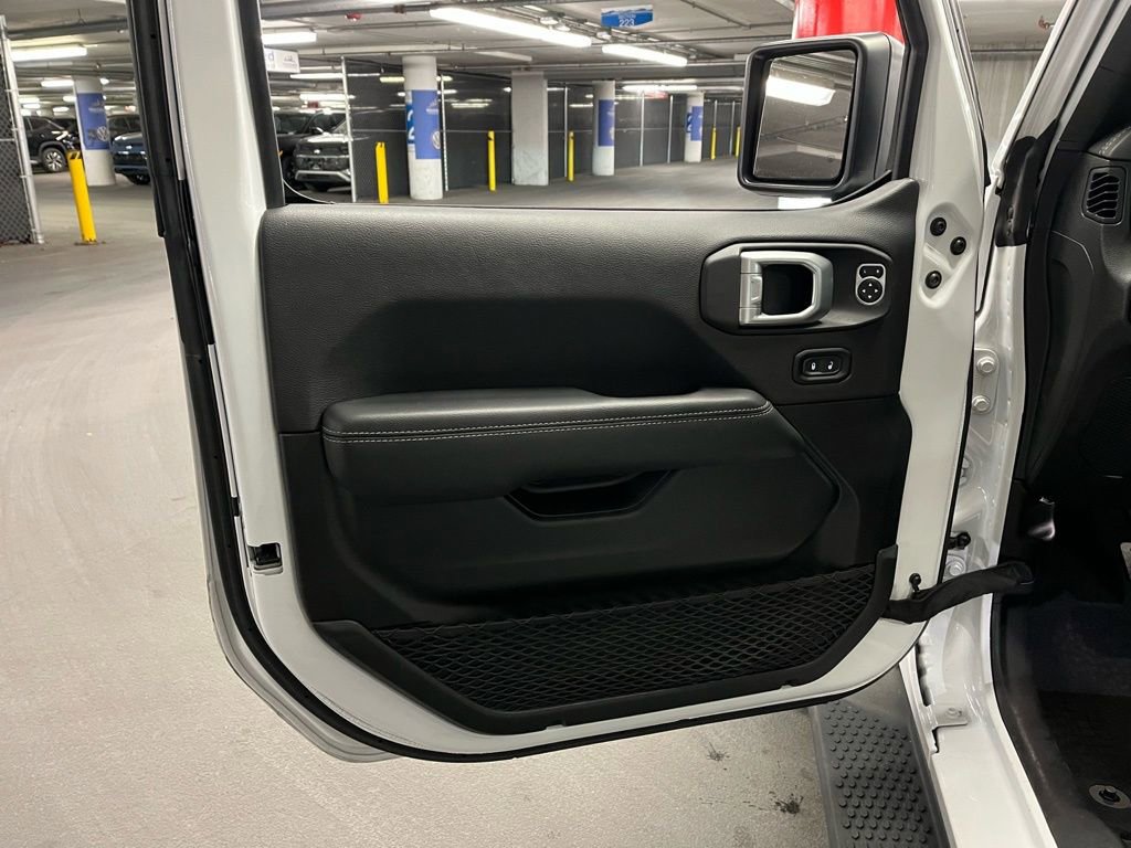 Used 2020 Jeep Wrangler Unlimited Sahara image 16