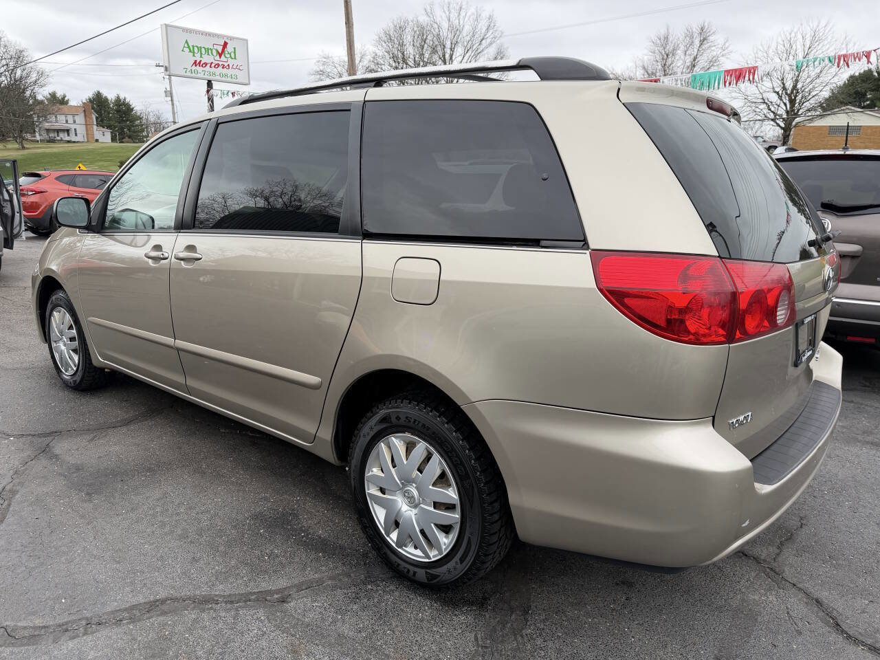 Used 2009 Toyota Sienna LE image 3