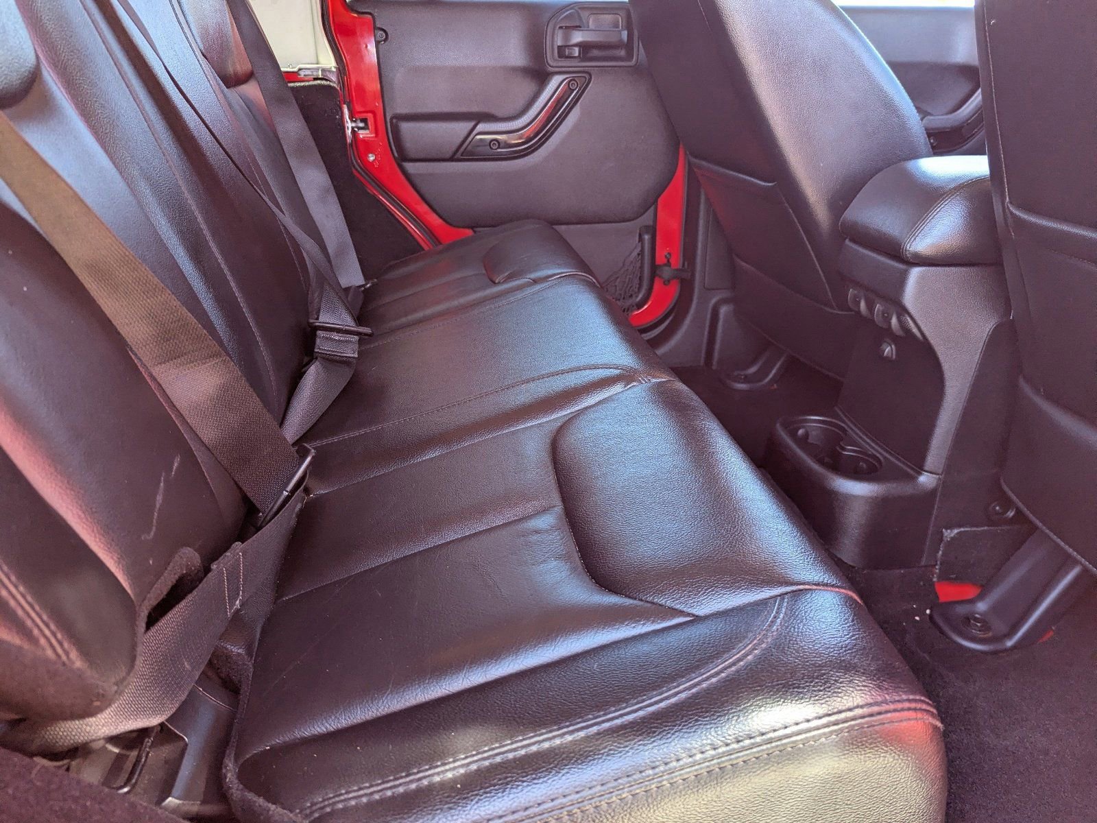 Used 2015 Jeep Wrangler Unlimited Sahara AWD/4WD image 14