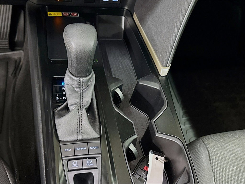 Used 2025 Toyota Camry LE image 18
