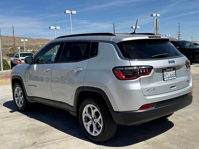 New 2025 Jeep Compass Latitude image 4