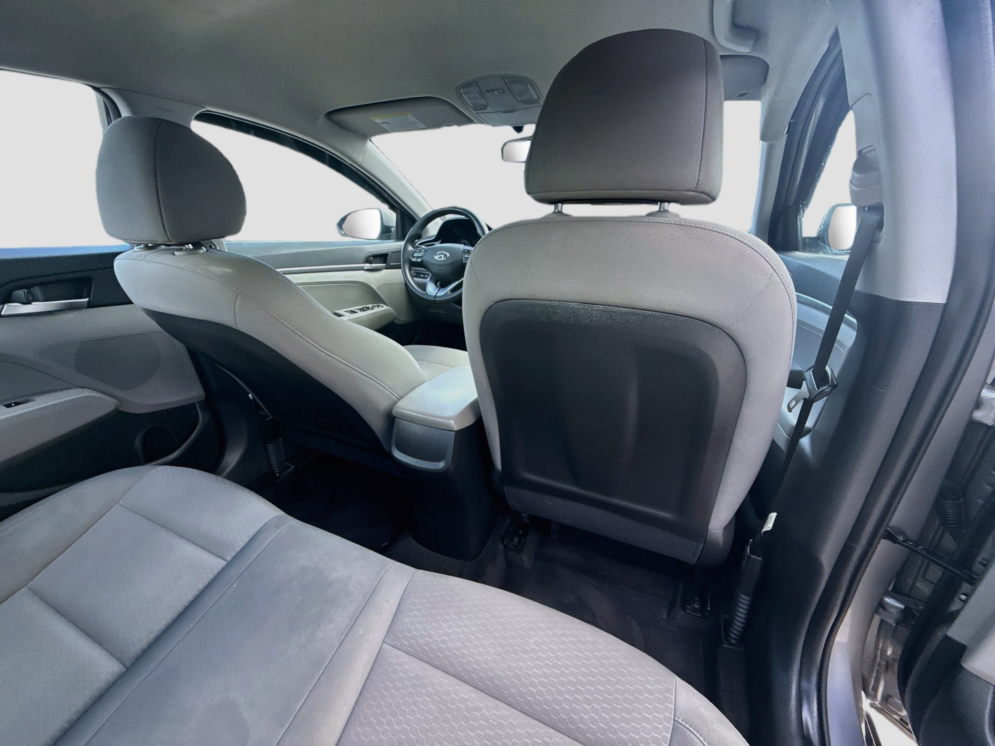 Used 2020 Hyundai Elantra SE FWD image 26