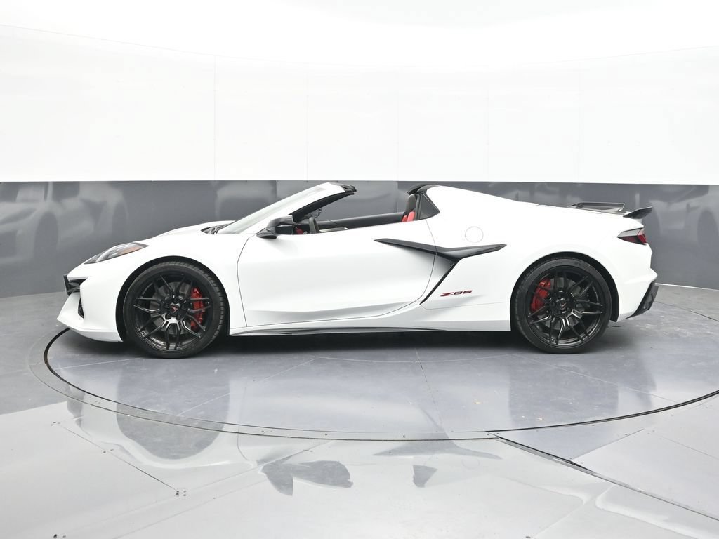 Used 2024 Chevrolet Corvette Z06 RWD image 5