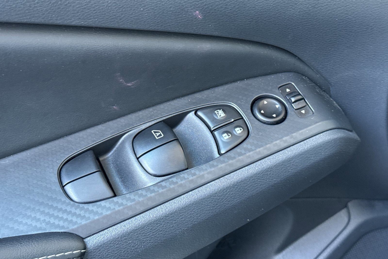 Used 2025 Nissan Altima 2.5 SV image 12