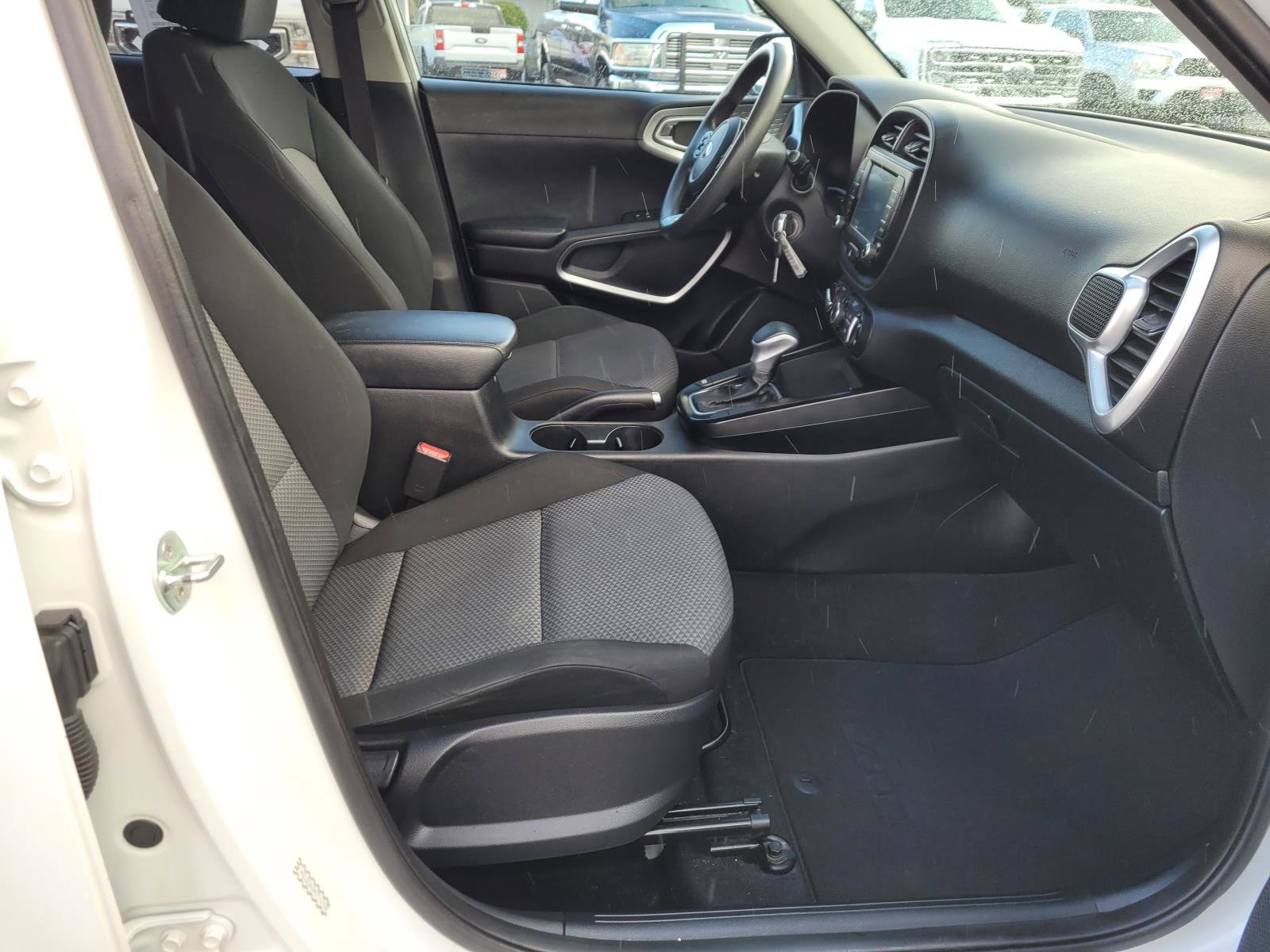 Used 2021 Kia Soul LX image 19