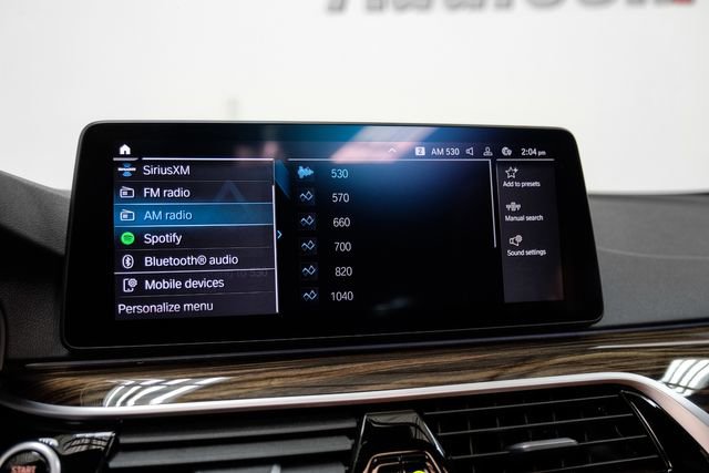 Used 2022 BMW 530e w/ Premium Package image 29