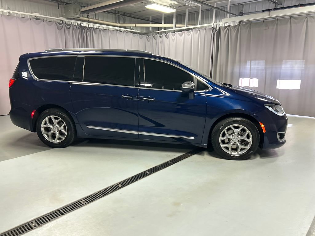 Used 2019 Chrysler Pacifica Limited FWD image 8