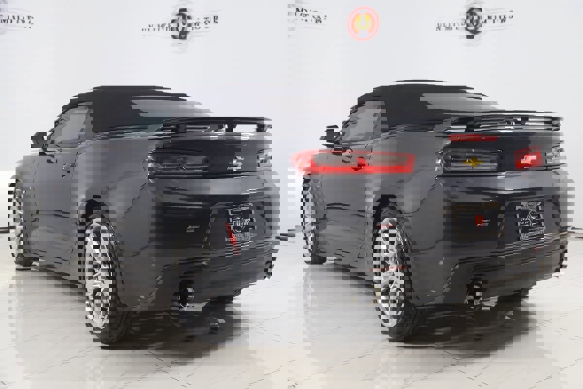 Used 2017 Chevrolet Camaro SS image 4