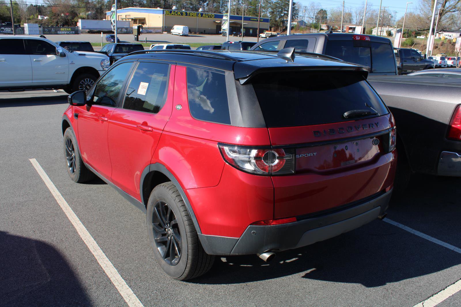 Used 2019 Land Rover Discovery Sport SE image 6