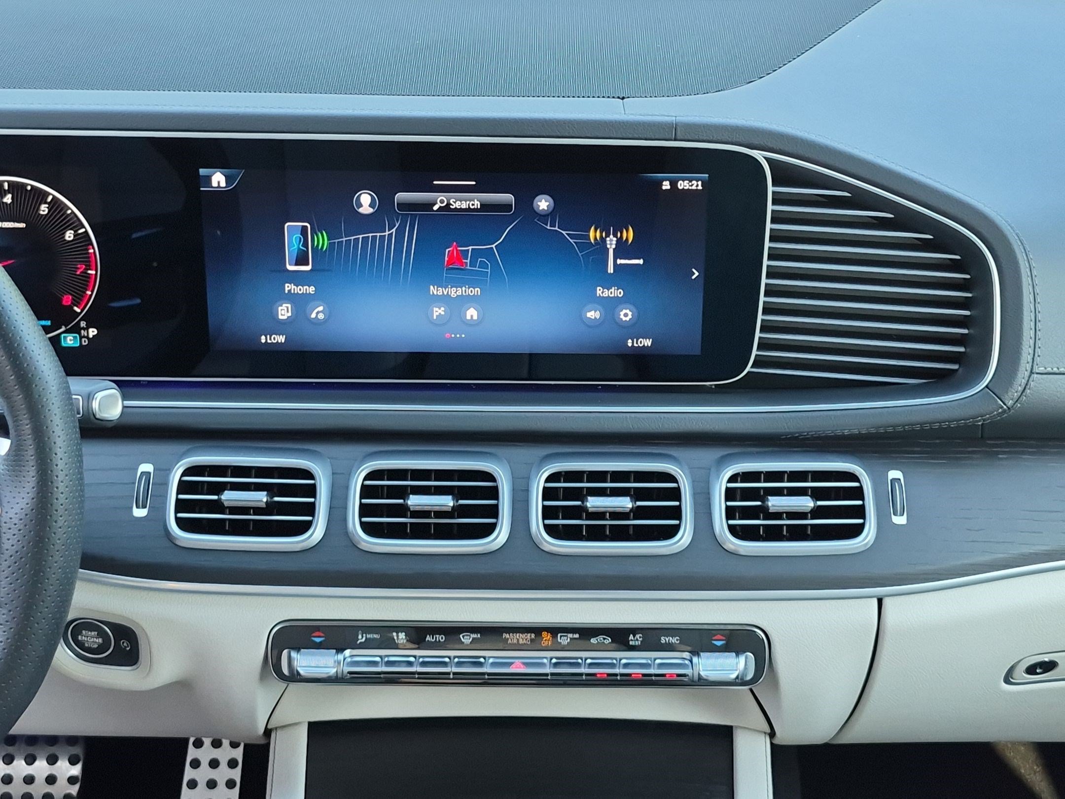 Used 2025 Mercedes-Benz GLS 450 4MATIC w/ AMG Line Exterior image 18