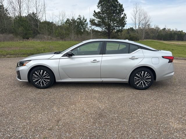 Used 2025 Nissan Altima 2.5 SV image 5