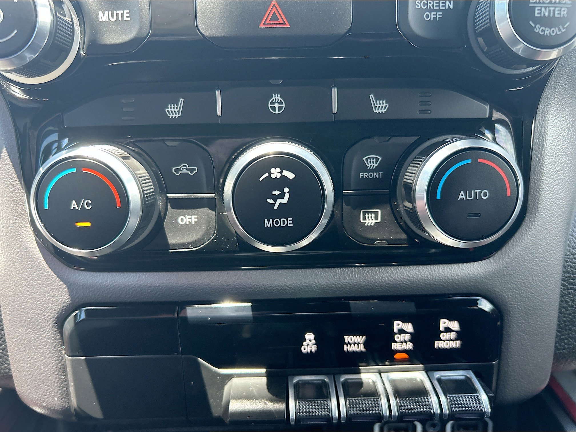 Used 2019 RAM 1500 Rebel w/ Rebel Level 2 Equipment Group AWD/4WD image 15