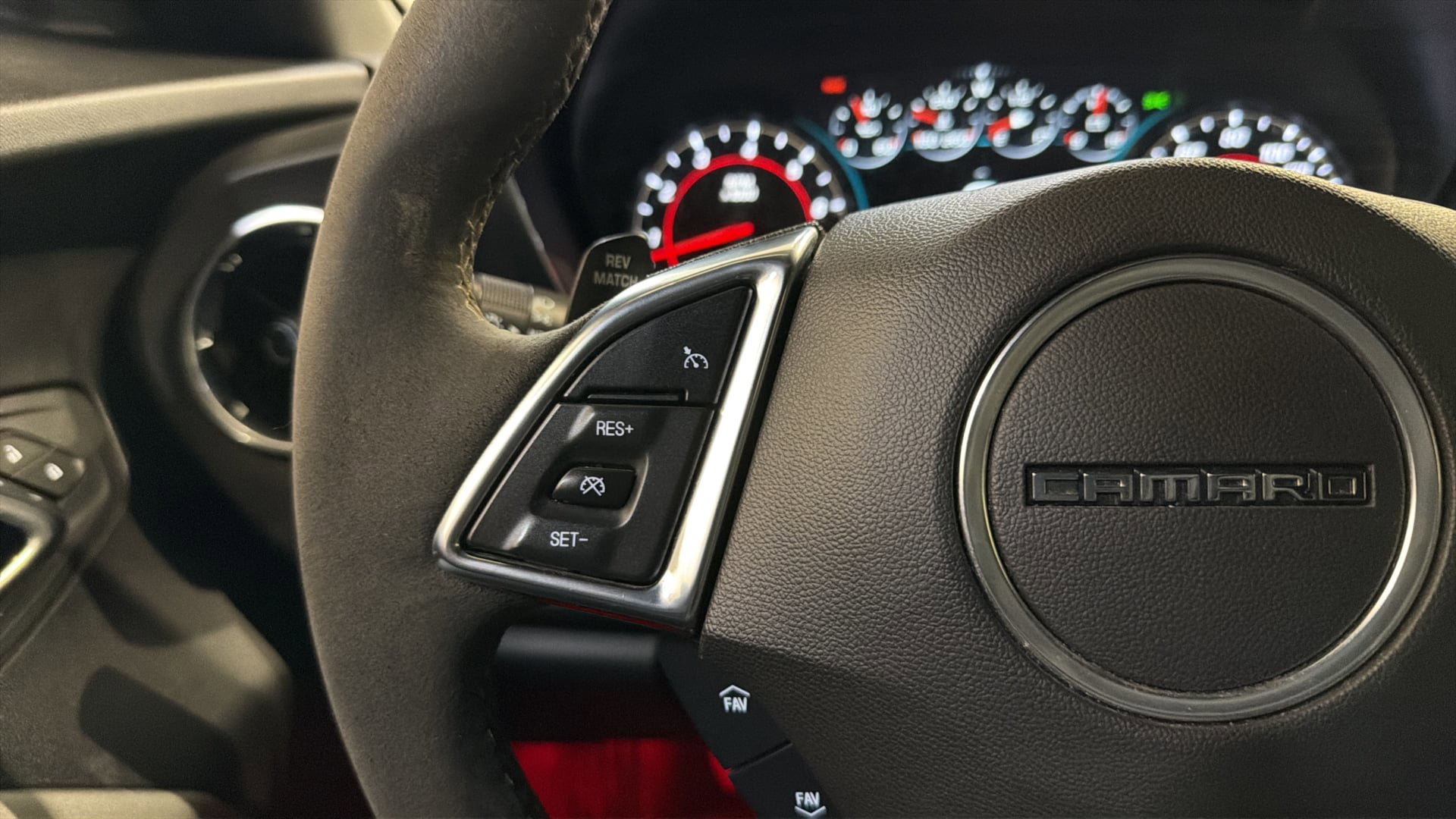 Used 2018 Chevrolet Camaro SS image 27