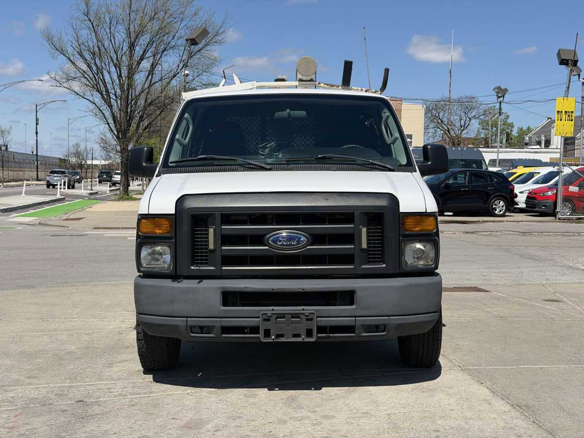 Used 2011 Ford E-150 and Econoline 150 w/ PWR Group image 2