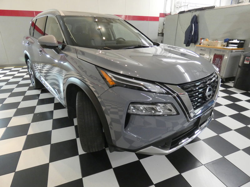 Used 2023 Nissan Rogue Platinum AWD/4WD image 3