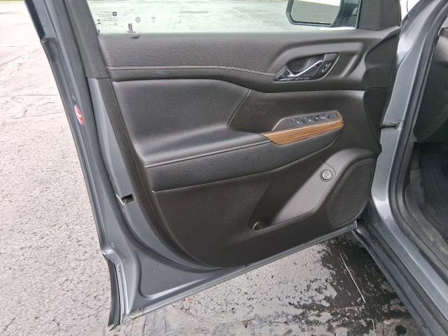 Used 2021 GMC Acadia SLE w/ Driver Convenience Package image 9