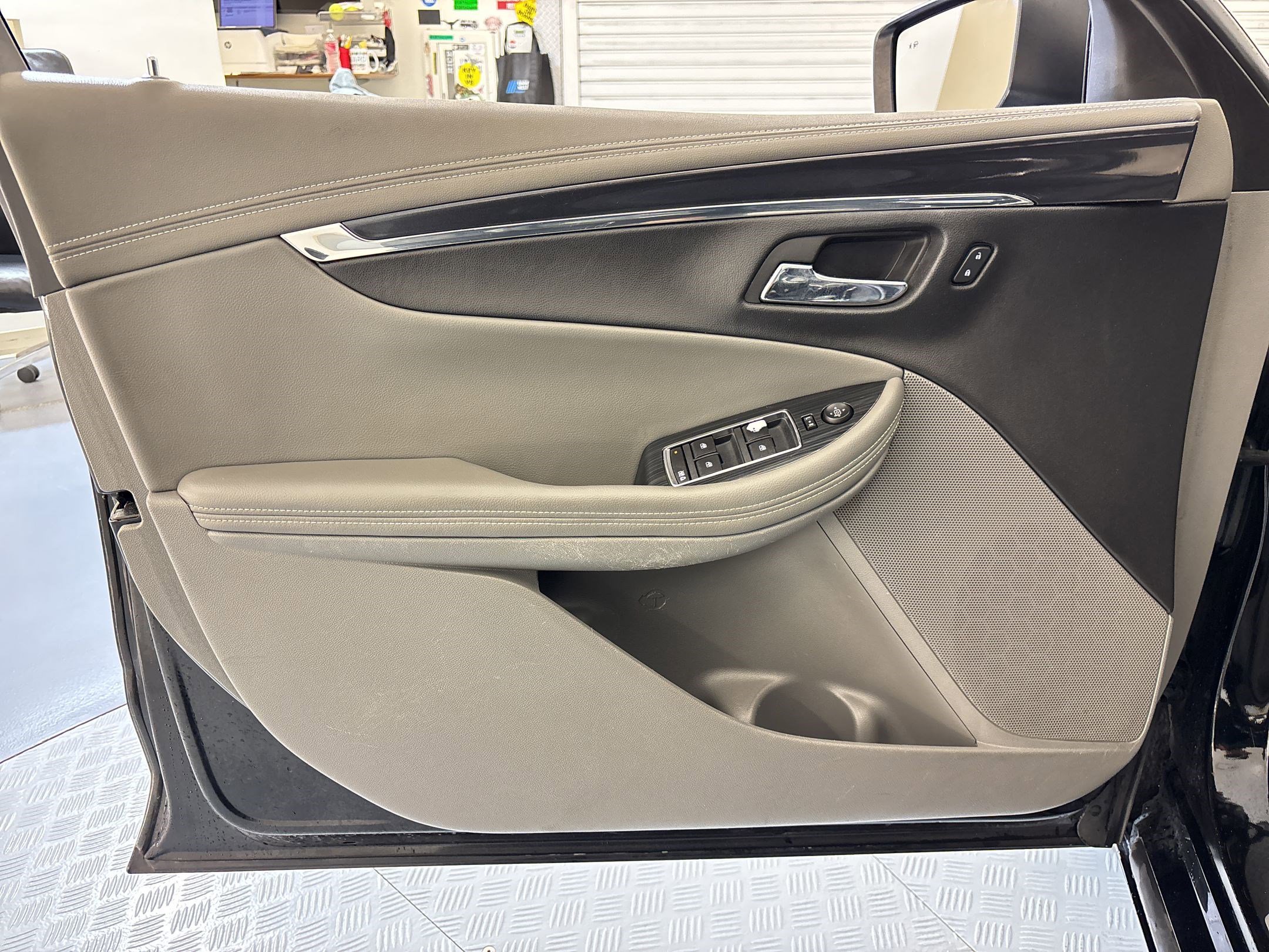 Used 2016 Chevrolet Impala LTZ image 11