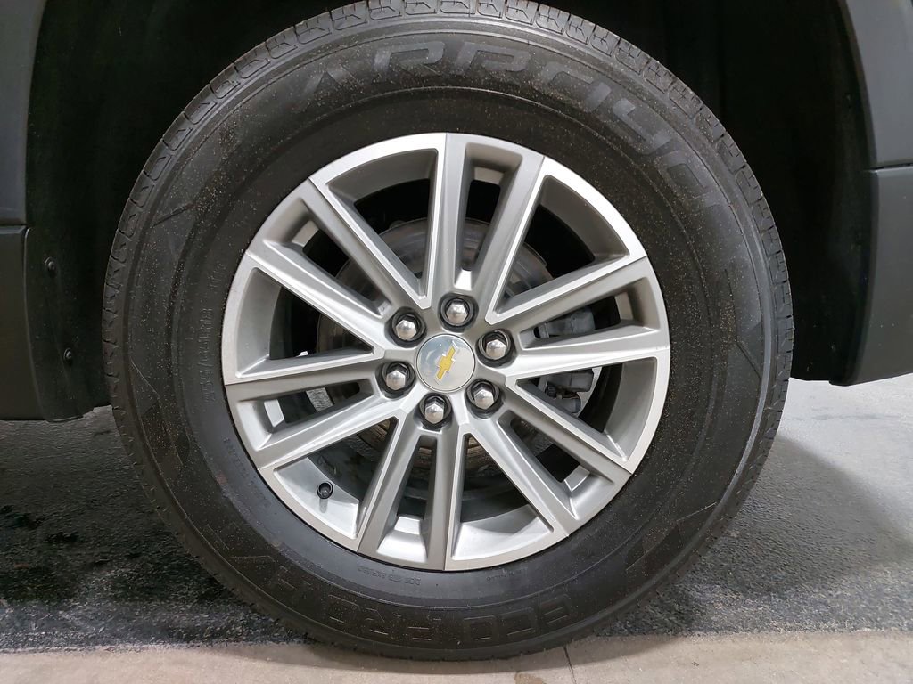 Used 2022 Chevrolet Traverse LT image 33