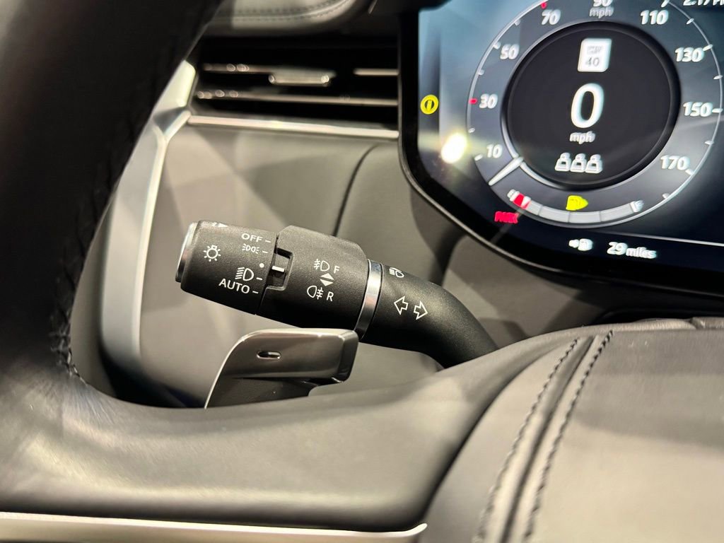 Used 2024 Land Rover Range Rover SE image 26