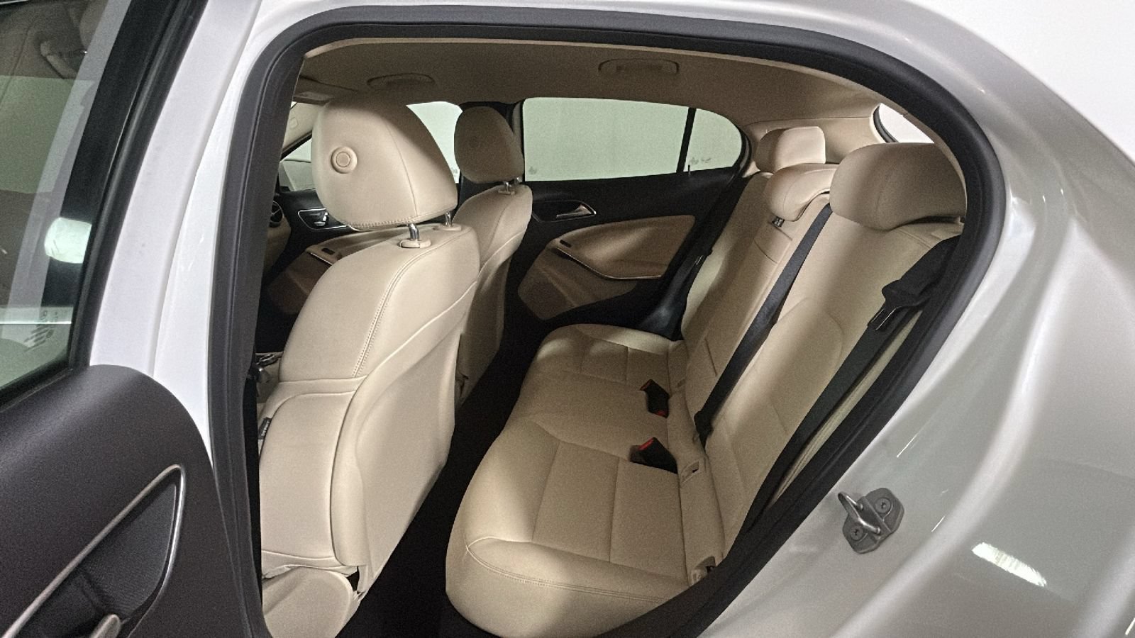 Used 2019 Mercedes-Benz GLA 250 4MATIC image 24