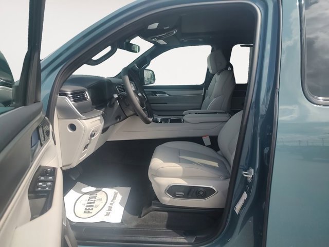 New 2026 Jeep Grand Wagoneer Limited w/ Premium Group II AWD/4WD image 9