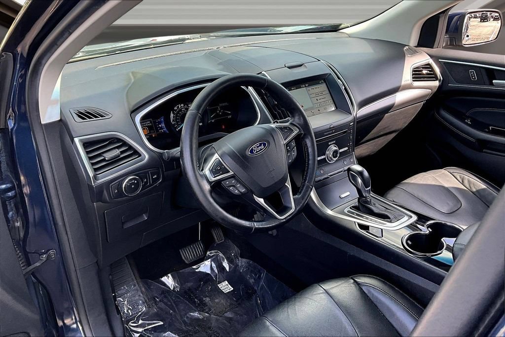 Used 2017 Ford Edge Titanium w/ Equipment Group 301A AWD/4WD image 17