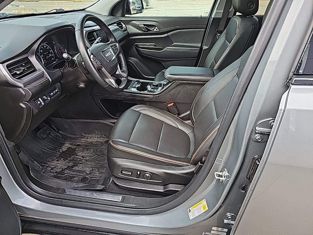 Used 2023 GMC Acadia AT4 w/ Technology Package image 15