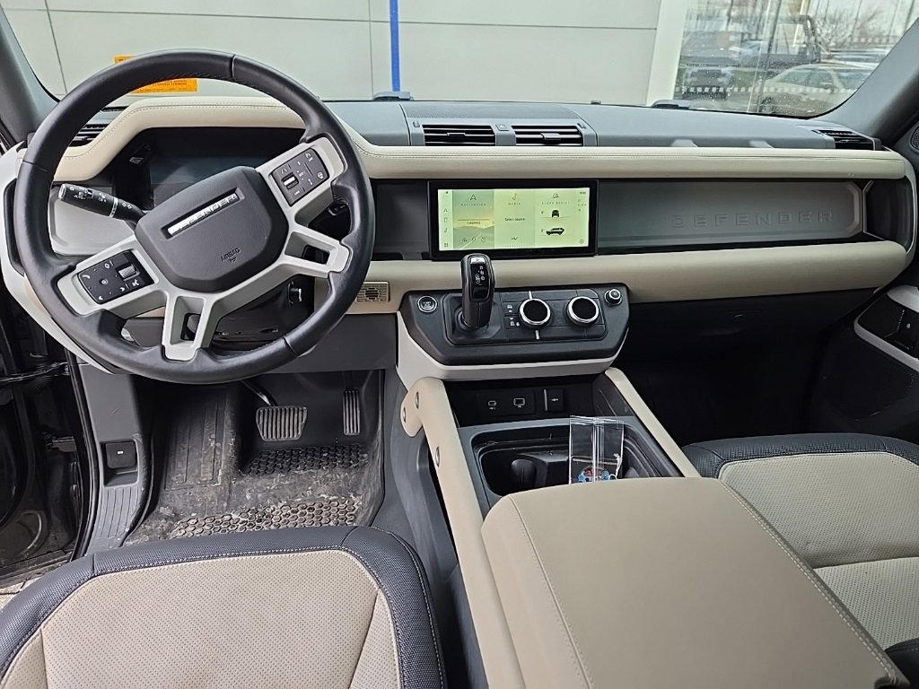 Used 2024 Land Rover Defender 110 X-Dynamic SE image 13