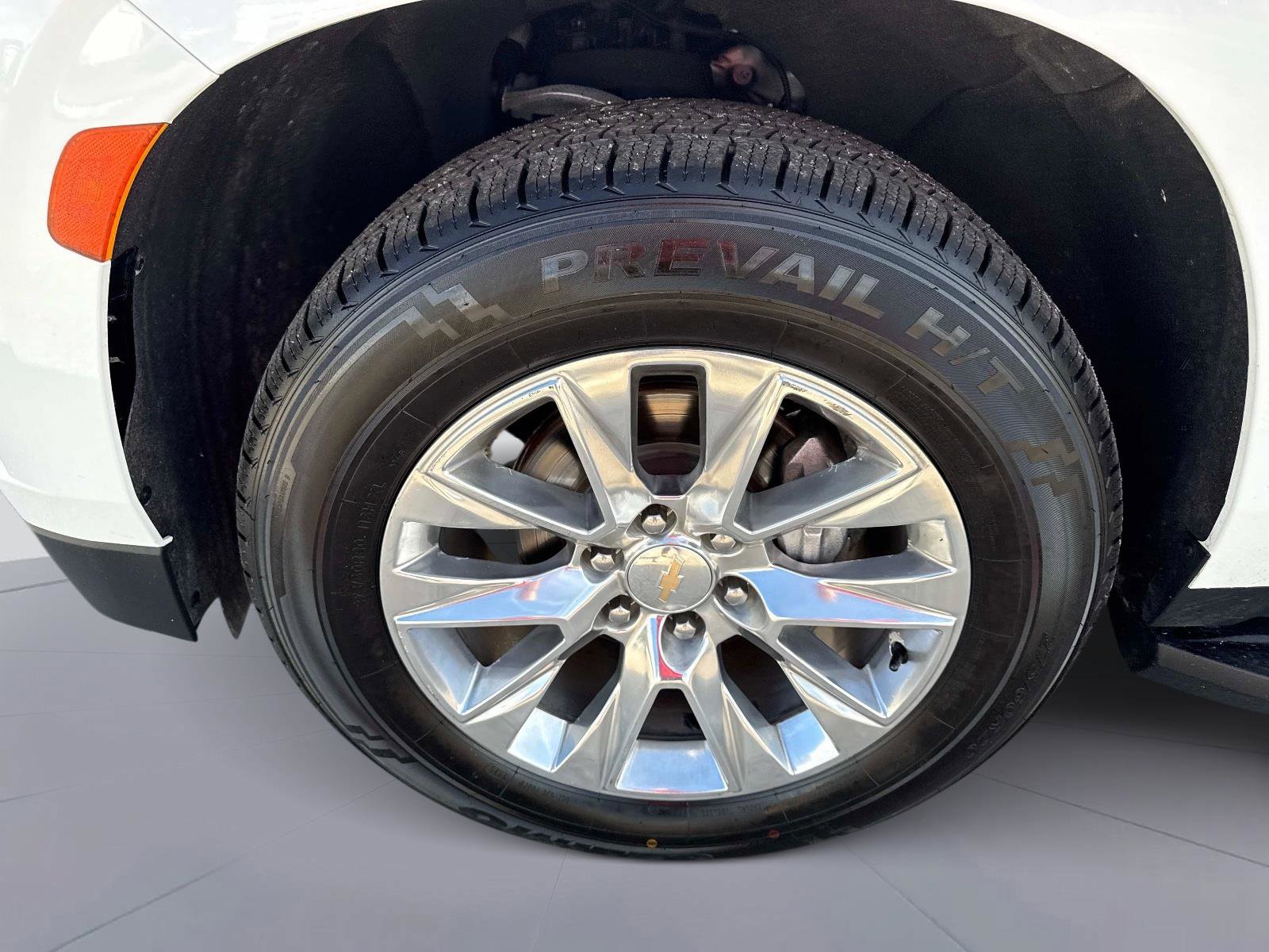 Used 2023 Chevrolet Suburban Premier image 11