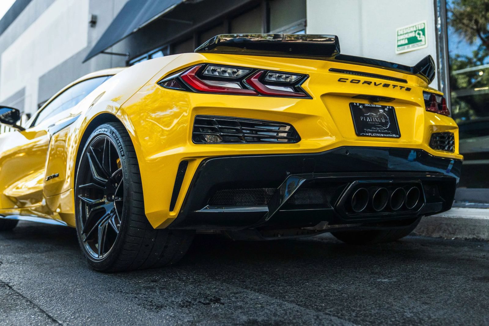 Used 2025 Chevrolet Corvette Z06 RWD image 12