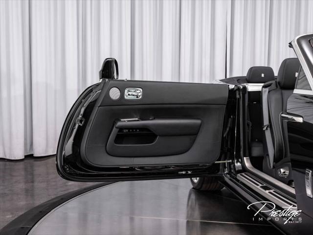 Used 2018 Rolls-Royce Dawn RWD image 40