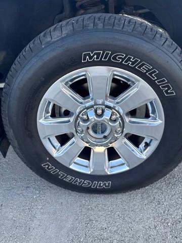 Used 2022 Ford F250 Platinum w/ FX4 Off-Road Package AWD/4WD image 12