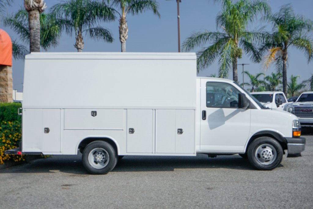 Used 2021 Chevrolet Express 3500 w/ Power Convenience Package image 10