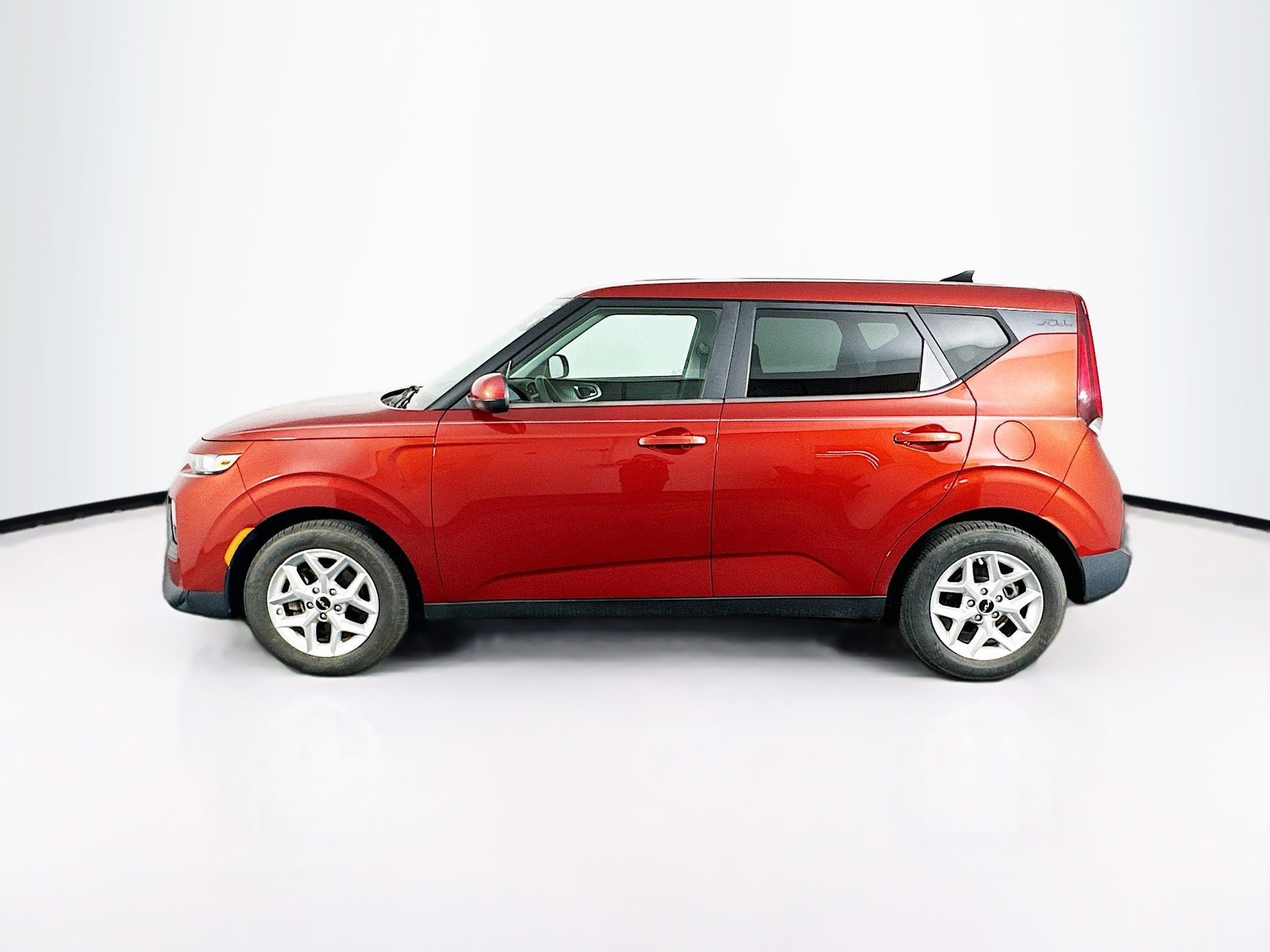 Used 2022 Kia Soul LX w/ Technology Package FWD image 4