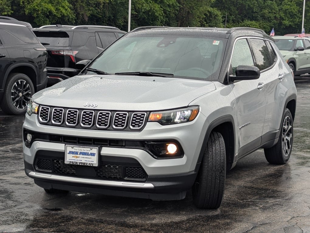 Used 2025 Jeep Compass Limited AWD/4WD image 5