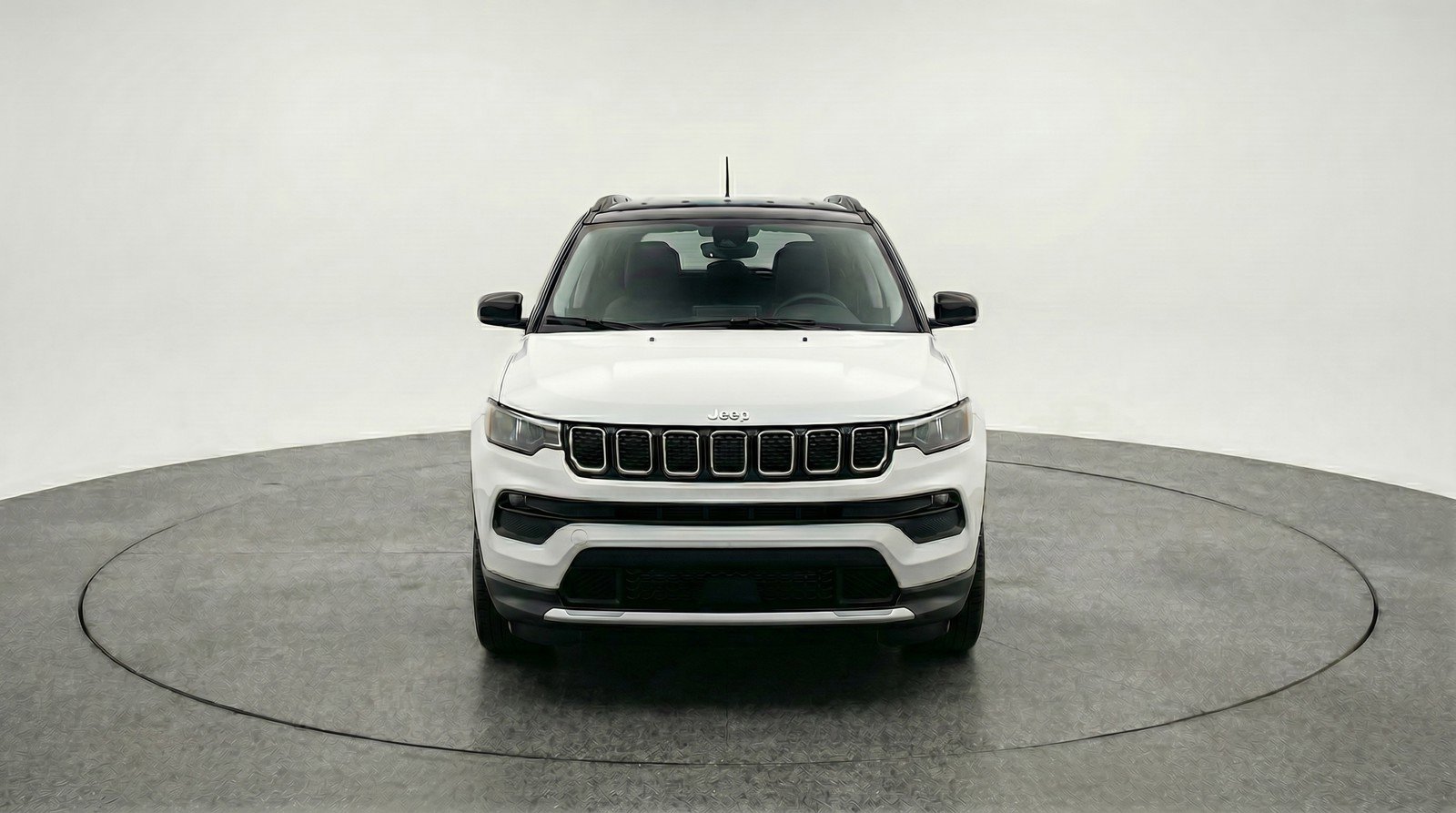 Used 2025 Jeep Compass Limited AWD/4WD image 2