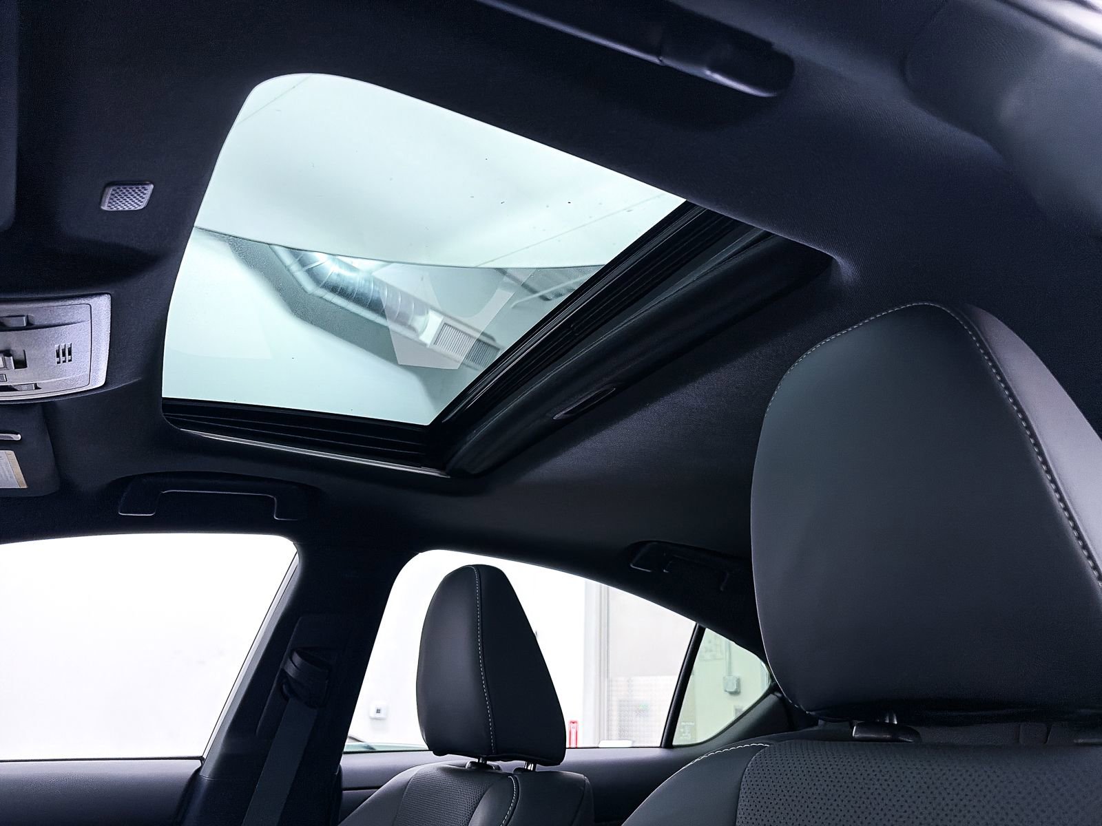 Used 2023 Lexus IS 500 RWD image 3