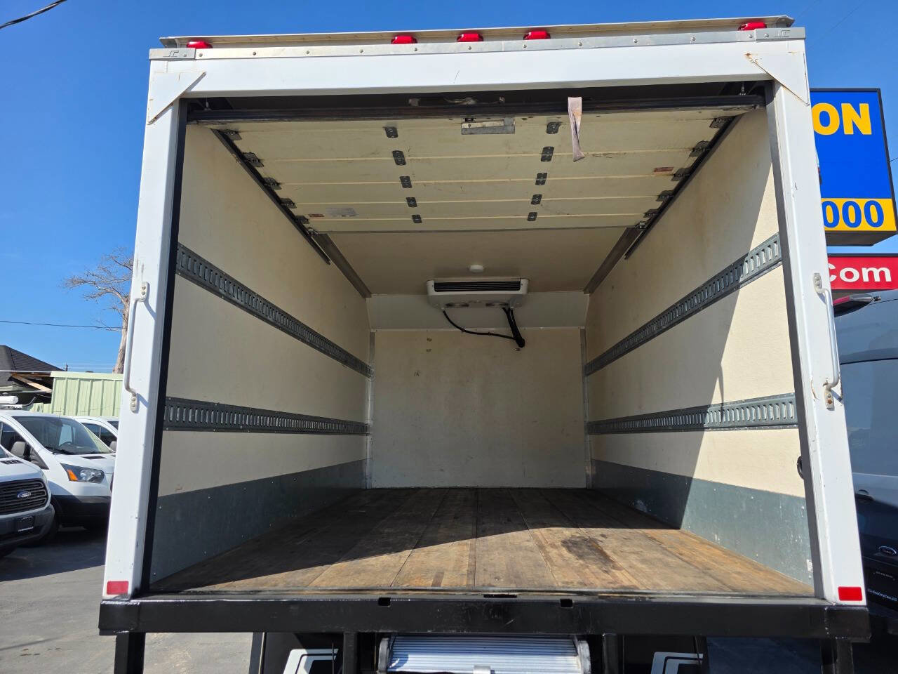 Used 2016 Ford F550 2WD Regular Cab Super Duty image 16