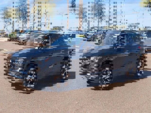 Used 2024 Mercedes-Benz GLC 300 4MATIC image 2