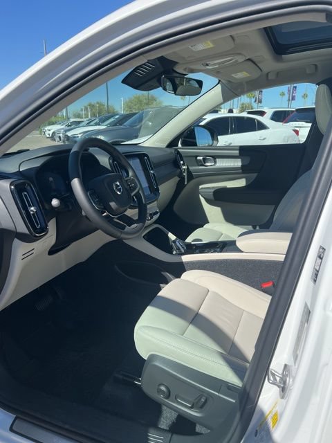 New 2026 Volvo XC40 B5 Plus w/ Protection Package Premier AWD/4WD image 19