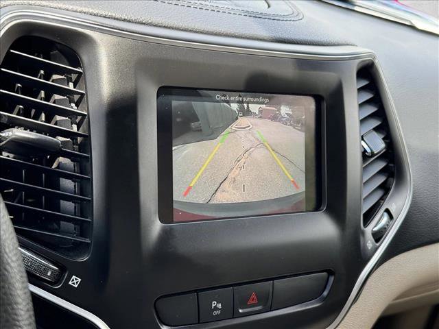 Used 2020 Jeep Cherokee Latitude w/ Mobile Office Group AWD/4WD image 14