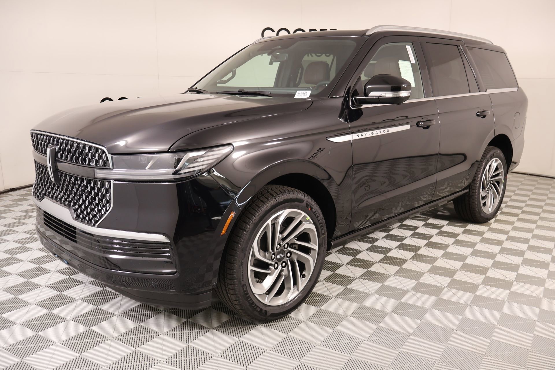 New 2026 Lincoln Navigator Reserve AWD/4WD image 10