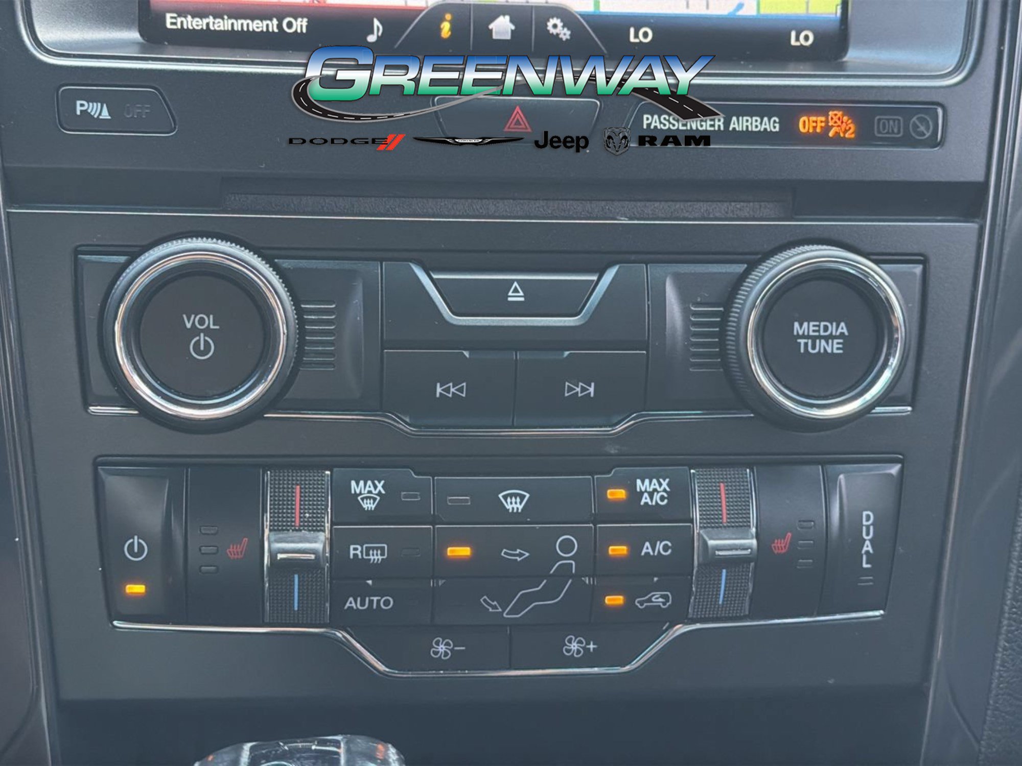 Used 2016 Ford Explorer XLT w/ Equipment Group 202A FWD image 22