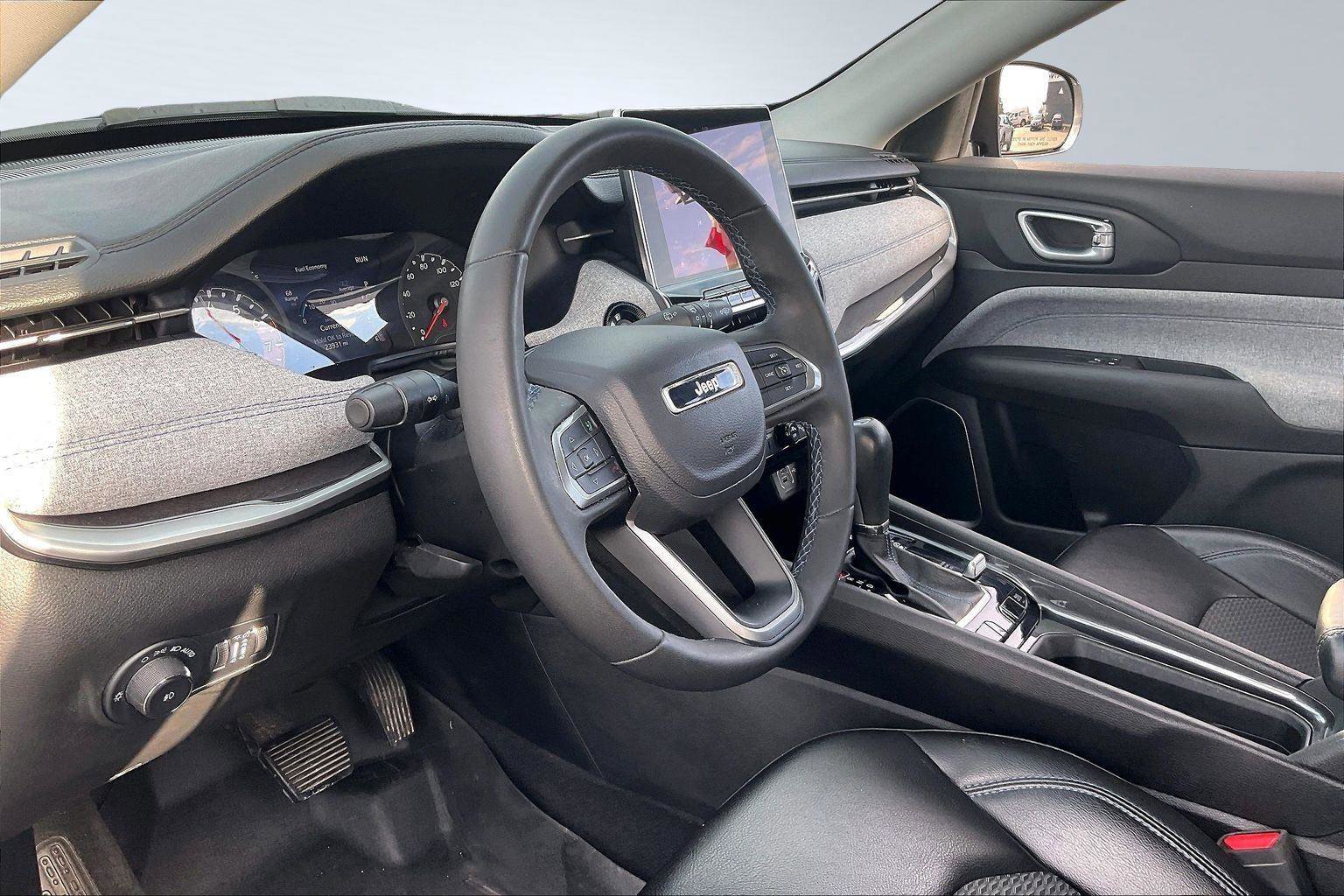 Used 2022 Jeep Compass Latitude image 15