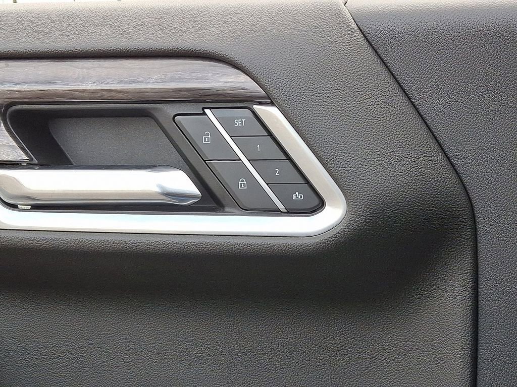 Used 2022 Chevrolet Silverado 1500 LTZ w/ LTZ Premium Package image 26