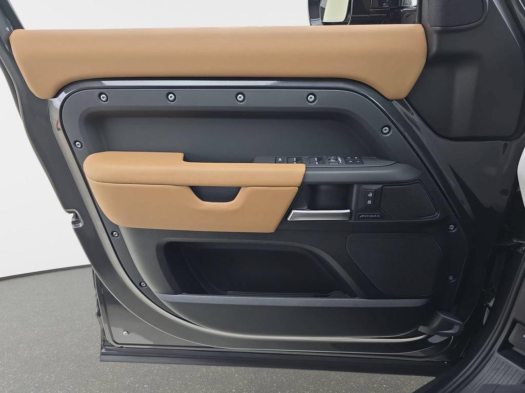 New 2026 Land Rover Defender 110 S AWD/4WD image 27