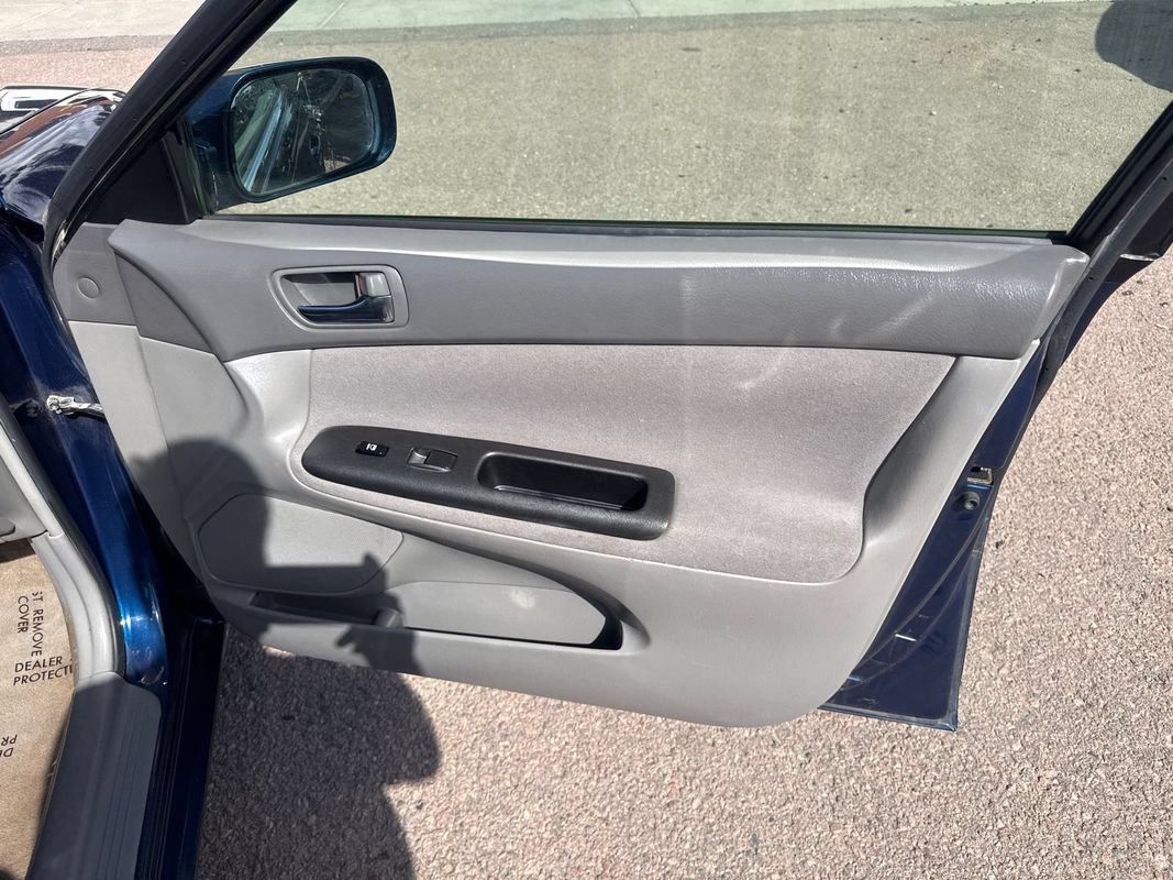 Used 2005 Toyota Camry LE FWD image 17
