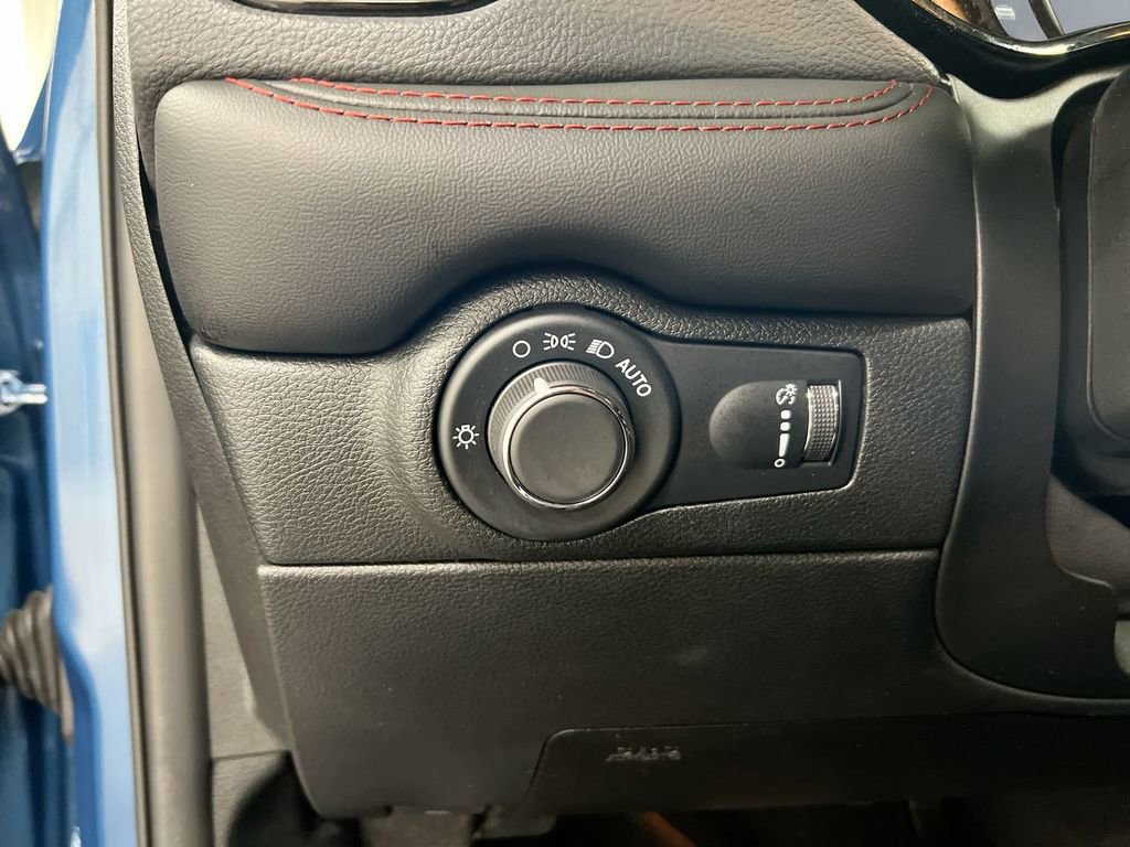 Used 2025 Dodge Durango GT image 19