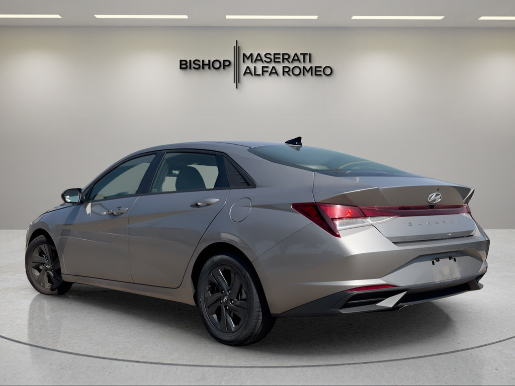 Used 2022 Hyundai Elantra SEL FWD image 4