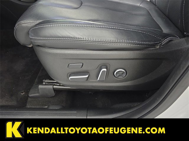 Used 2022 Hyundai Santa Fe Calligraphy w/ Cargo Package image 17